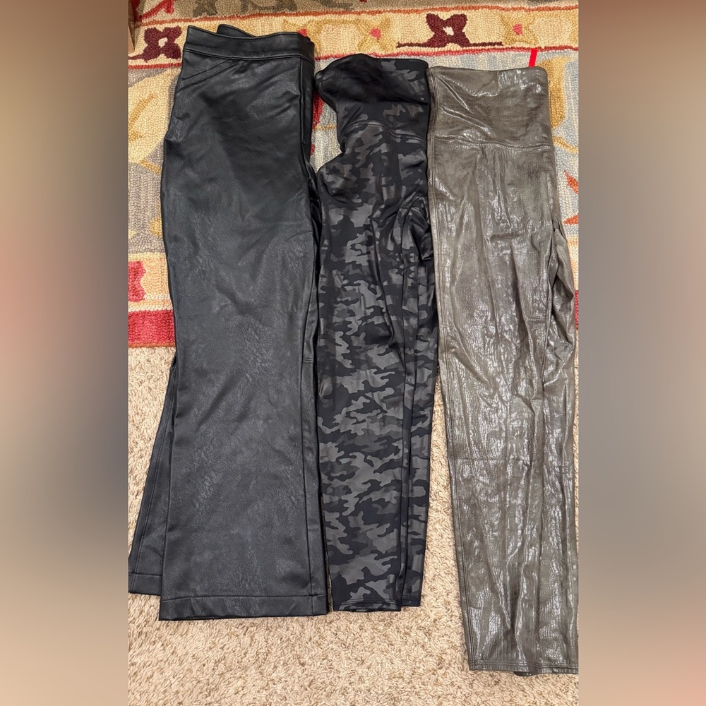 SPANX Black and Green Leggings for Versatile Style (ALL)